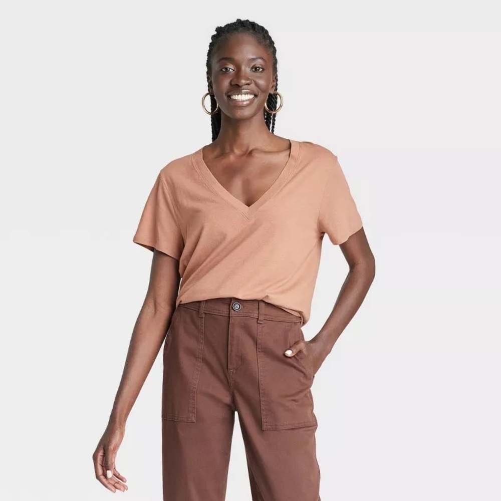 A New Day Women's Short Sleeve V-Neck T-Shirt | Tan Large | NEW/NWT!!🤎🤎